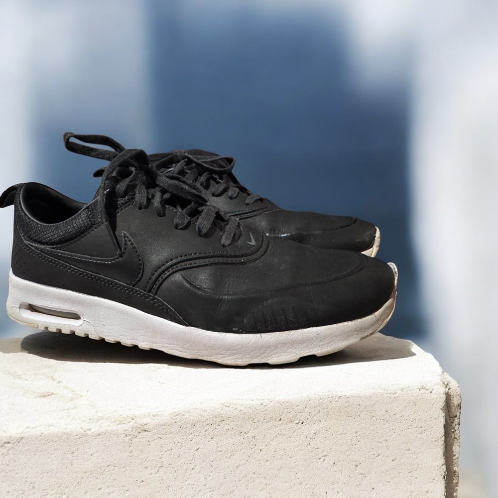 Nike Black and White Women's Sneakers